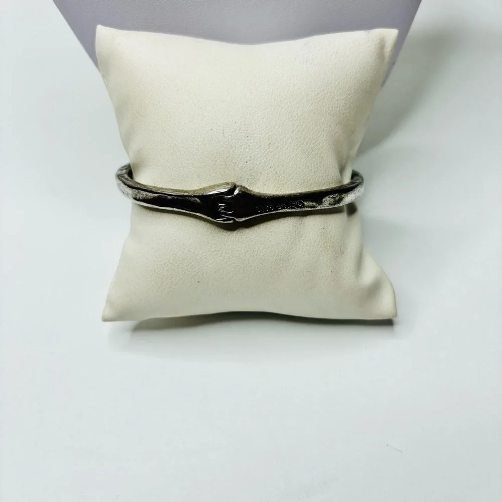 UNO DE 50 Ladymatic Cuff Bracelet